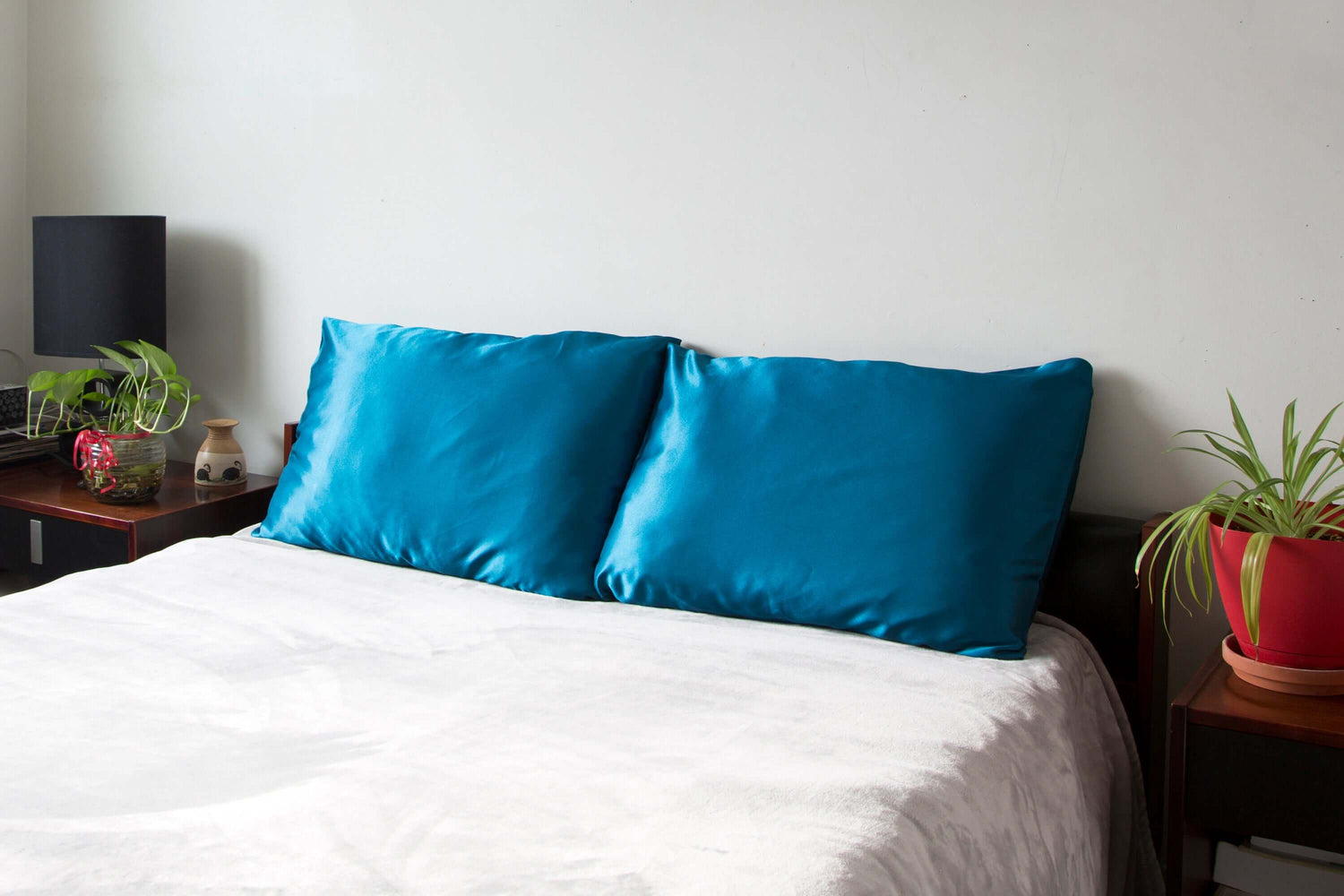 Jovés Teal - Satin pillowcase with an interior pocket