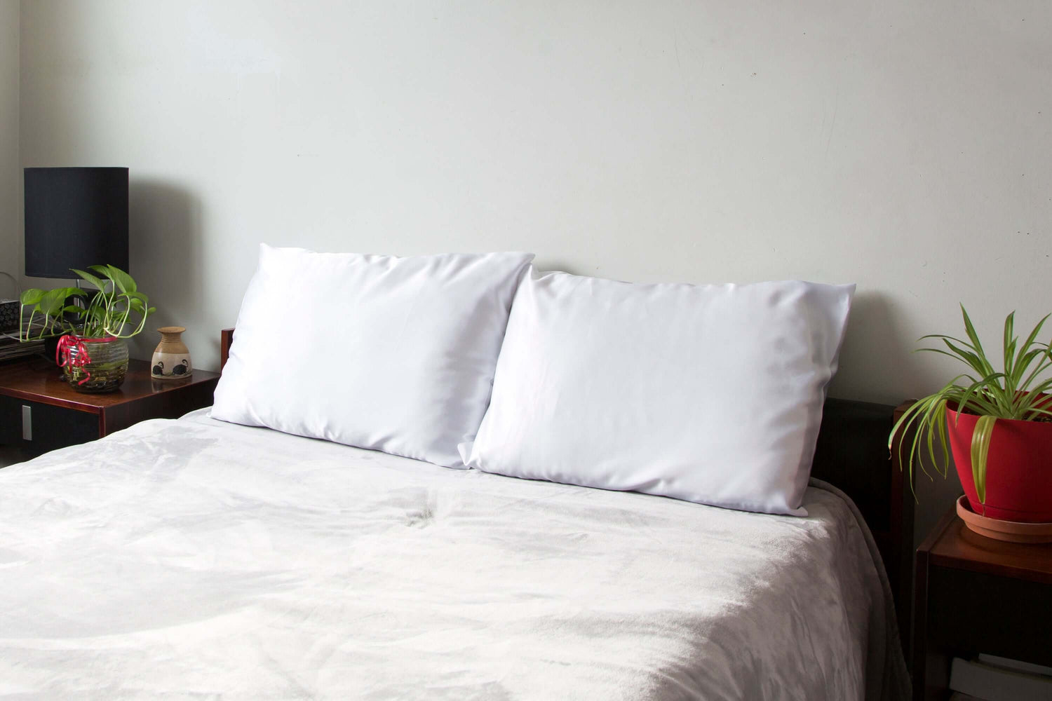 Jovés White - Satin pillowcase with an interior pocket